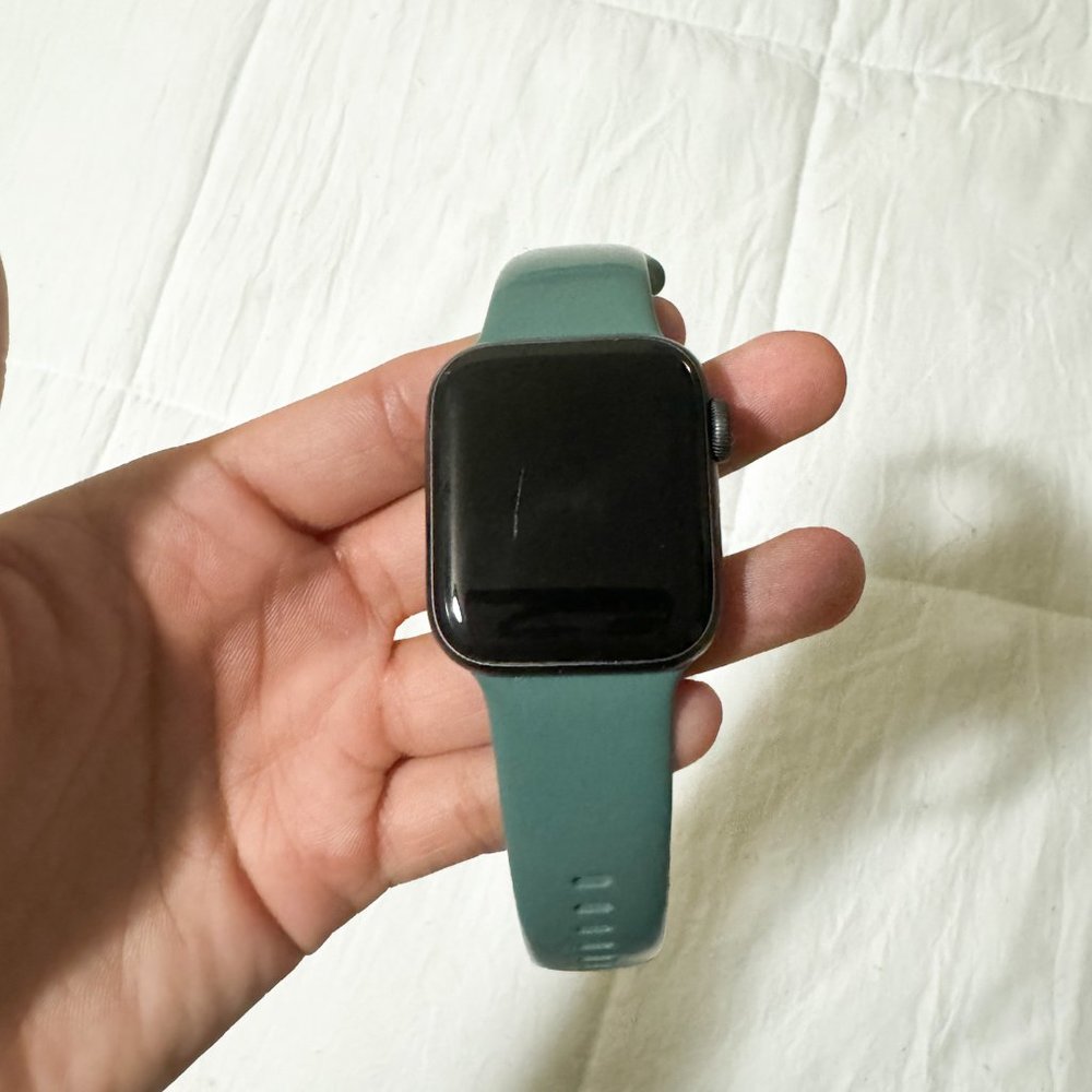 Apple Watch SE (1st generation) Aluminum 40MM